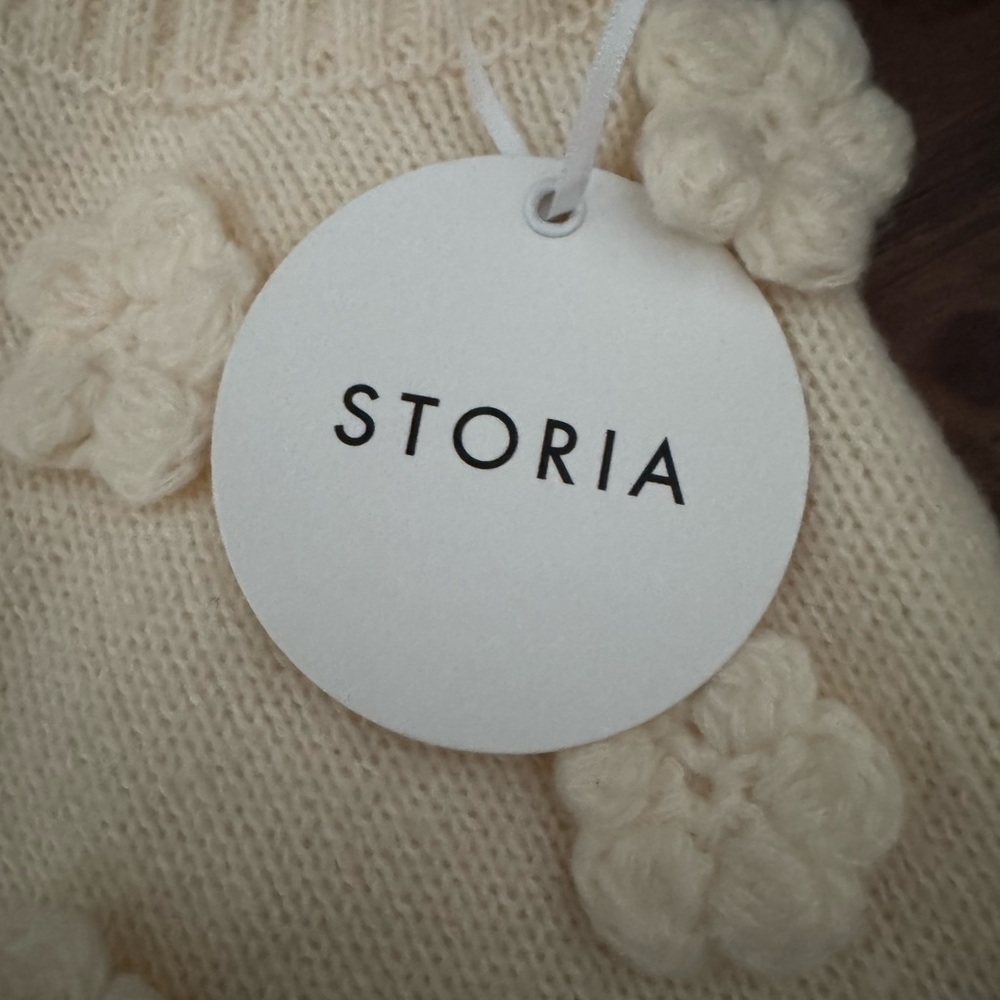 Storia Cream Floral Knit Sweater